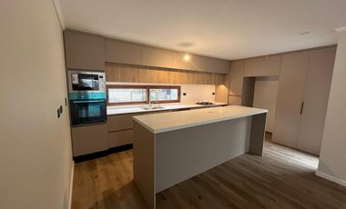 Hermosa Casa Estilo Mediterráneo Mirador de Nogales , machalí