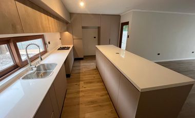 Hermosa Casa Estilo Mediterráneo Mirador de Nogales , machalí