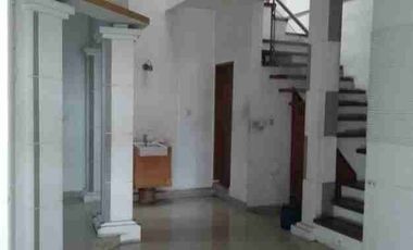 Disewakan Rumah 5+2 kmr blkg Mandiri Supomo Tebet Jaksel.