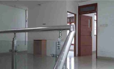 Disewakan Rumah 5+2 kmr blkg Mandiri Supomo Tebet Jaksel.