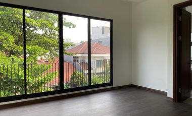 4 Bedroom Beautiful Modern house in Kebayoran Baru