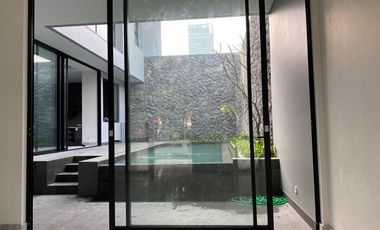 4 Bedroom Beautiful Modern house in Kebayoran Baru
