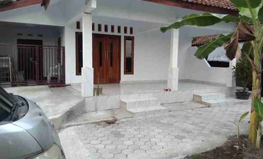 rumah besar dekat kampus uii jogja