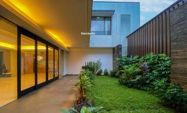 5 Bedroom Rumah Bagus di, Kebayoran Baru