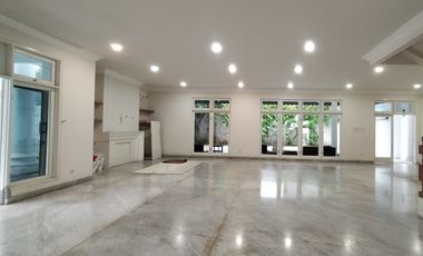 House 5 Bedroom Near Senayan-Permata Hijau Ready to Rent