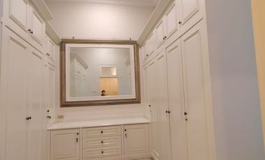 House 5 Bedroom Near Senayan-Permata Hijau Ready to Rent