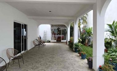 Casa en venta con terreno amplio y 4 recámaras zona Nte pte cerca del blvd Belisario Domínguez