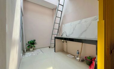 the River colorado Rumah baru selangkah satasiun  parung panjang