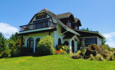 Departamento en venta, reomodelado con estacionamiento de 2 dormitorios, 1 baño.