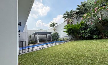 5 Bedroom Modern & Beautiful House, spacious garden in Cipete