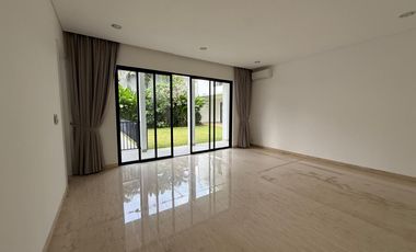 5 Bedroom Modern & Beautiful House, spacious garden in Cipete
