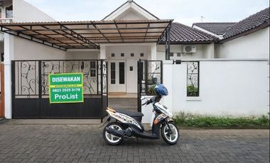 Disewakan Rumah Siap Huni 3 Kamar Tidur Hanya 5 Menit Ke Kampus Unsud