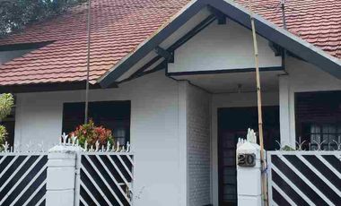 Rumah terawat dibawah NJOP lokasi strategis Suryalaya buahbatu bandung