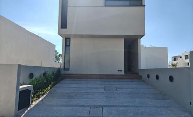 CASA EN VENTA EN VILANOVA RESIDENCIAL