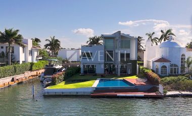 Casa en Venta, Isla Dorada, Zona Hotelera Cancun, Cancún
