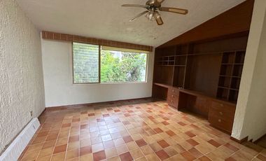 Hermosa casa en renta en Colinas de San Javier