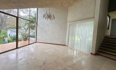 Hermosa casa en renta en Colinas de San Javier