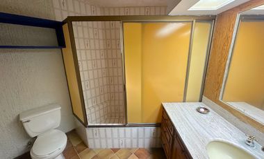 Hermosa casa en renta en Colinas de San Javier