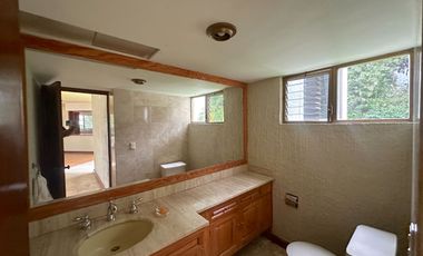 Hermosa casa en renta en Colinas de San Javier