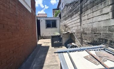 Vendo casa ideal para vivienda o negocio al norte de Quito Av Mariscal Sucre y Marcelo Rivadeneira barrio 23 de Junio Cotocollao a 50 metros del Sta M