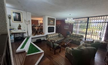 Vendo casa ideal para vivienda o negocio al norte de Quito Av Mariscal Sucre y Marcelo Rivadeneira barrio 23 de Junio Cotocollao a 50 metros del Sta M