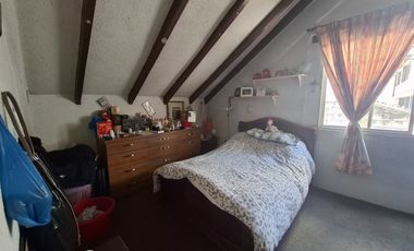 Vendo casa ideal para vivienda o negocio al norte de Quito Av Mariscal Sucre y Marcelo Rivadeneira barrio 23 de Junio Cotocollao a 50 metros del Sta M