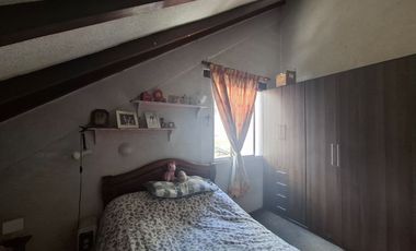 Vendo casa ideal para vivienda o negocio al norte de Quito Av Mariscal Sucre y Marcelo Rivadeneira barrio 23 de Junio Cotocollao a 50 metros del Sta M