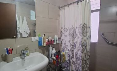 Vendo casa ideal para vivienda o negocio al norte de Quito Av Mariscal Sucre y Marcelo Rivadeneira barrio 23 de Junio Cotocollao a 50 metros del Sta M