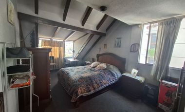 Vendo casa ideal para vivienda o negocio al norte de Quito Av Mariscal Sucre y Marcelo Rivadeneira barrio 23 de Junio Cotocollao a 50 metros del Sta M