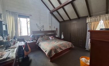 Vendo casa ideal para vivienda o negocio al norte de Quito Av Mariscal Sucre y Marcelo Rivadeneira barrio 23 de Junio Cotocollao a 50 metros del Sta M