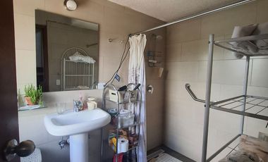 Vendo casa ideal para vivienda o negocio al norte de Quito Av Mariscal Sucre y Marcelo Rivadeneira barrio 23 de Junio Cotocollao a 50 metros del Sta M