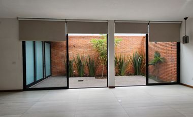 Casa en renta en Solares de 4 recamaras mas Roof garden