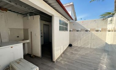 RENTO CASA DUPLEX EN PLANTA BAJA AMUEBLADA Y CLIMATIZADA