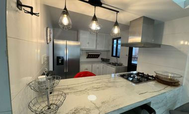 RENTO CASA DUPLEX EN PLANTA BAJA AMUEBLADA Y CLIMATIZADA