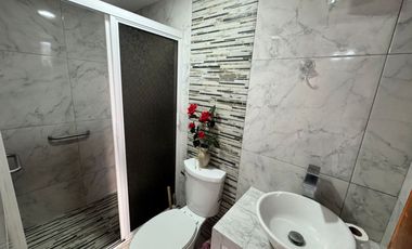 RENTO CASA DUPLEX EN PLANTA BAJA AMUEBLADA Y CLIMATIZADA