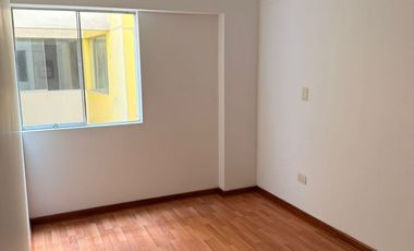VENDO DEPARTAMENTO DE 3 DORMITORIOS EN AV SANTA ROSA PISO 6 VISTA INTERNA REMODELADO