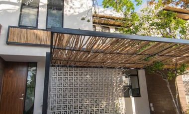 Villa en renta de 2 pisos con alberca dentro de la Ciudad