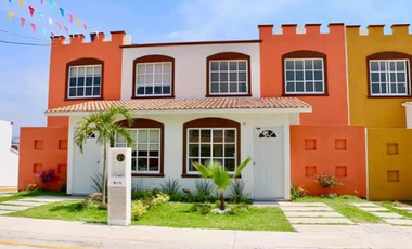 Casa en venta a precio de REMATE en Fracc. La Toscana Iguala Guerrero, ¡compra directa con el banco, no se aceptan créditos!