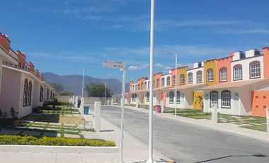 Casa en venta a precio de REMATE en Fracc. La Toscana Iguala Guerrero, ¡compra directa con el banco, no se aceptan créditos!