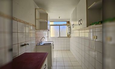 Se arrienda departamento en tercer piso, Condominio Simón Álamo, Quillota.