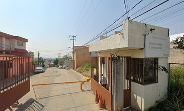 Casa en venta precio de REMATE en Rinconada Tzompantle, Cuernava ¡Compra directa con el banco, no se aceptan créditos!