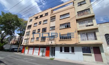 Edificio en Venta, con Locales Comerciales