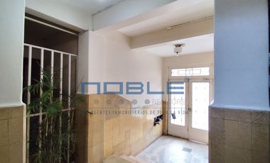 Edificio en Venta, con Locales Comerciales