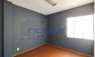 Edificio en Venta, con Locales Comerciales