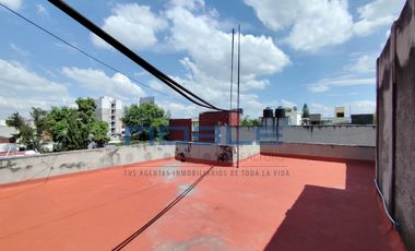 Edificio en Venta, con Locales Comerciales