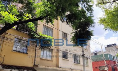 Edificio en Venta, con Locales Comerciales