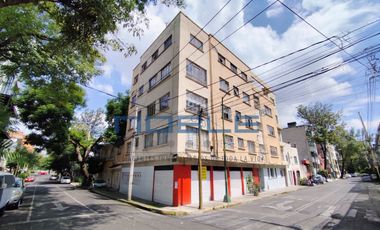 Edificio en Venta, con Locales Comerciales