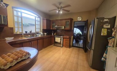 Via la costa, Renta de linda casa 4 dormitorios con piscina amoblada