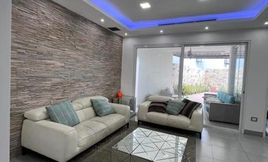 Casa de Venta vía Samborondón, Urbanización el Rio