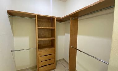 AGRADABLE DEPTO. DE 2 RECÁMARAS Y 1 ESTUDIO, 3 BAÑOS, SALA , COMEDOR, COCINA EQUIPADA,BALCON, CANCHA DE TENIS, ALBERCA, PALAPA Y VIGILANCIA.